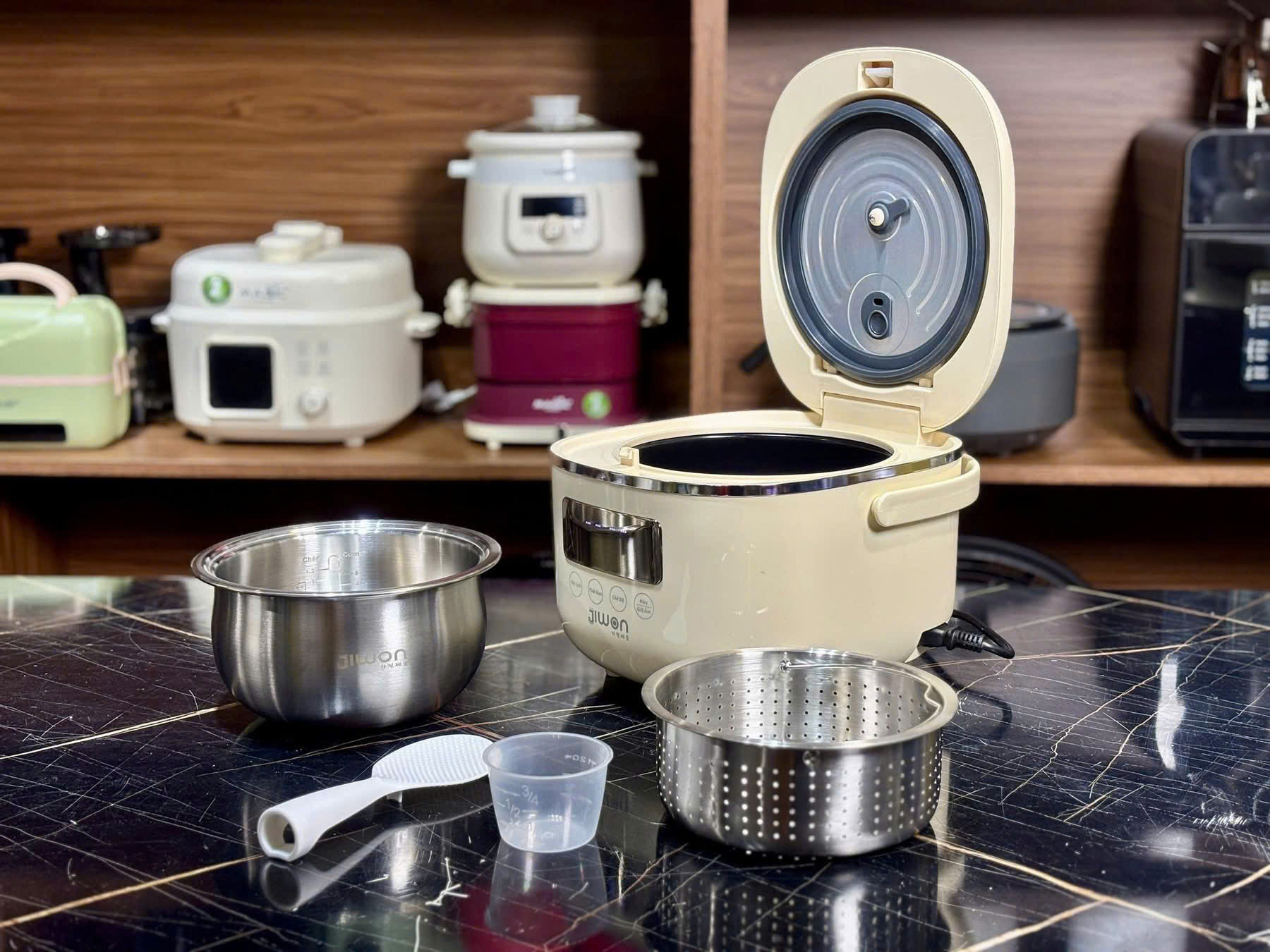 Nồi cơm tách đường jiwon jw-34f