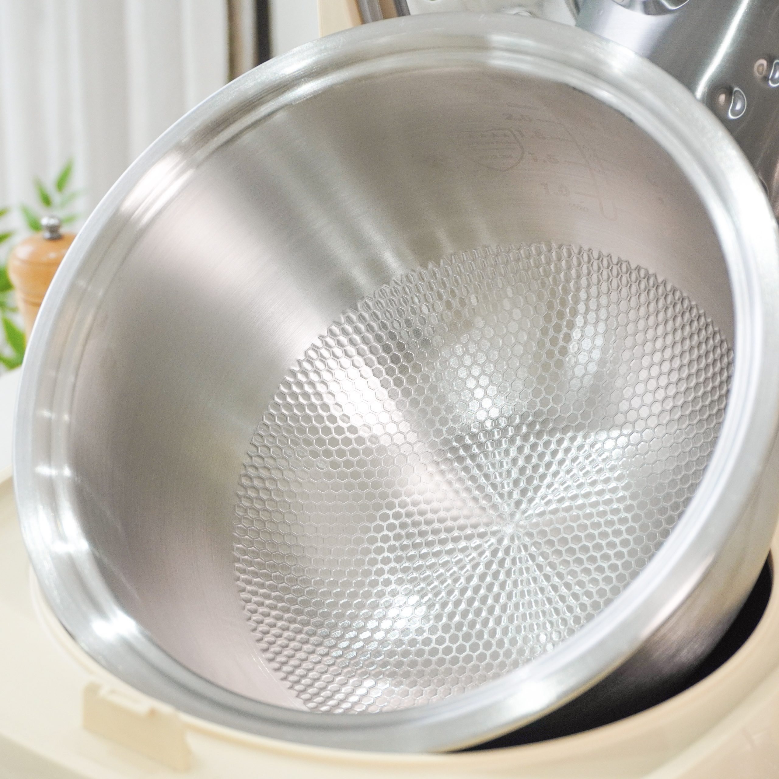 Lòng nồi Inox 304 của nồi cơm tách đường Jiwon JWD-36F